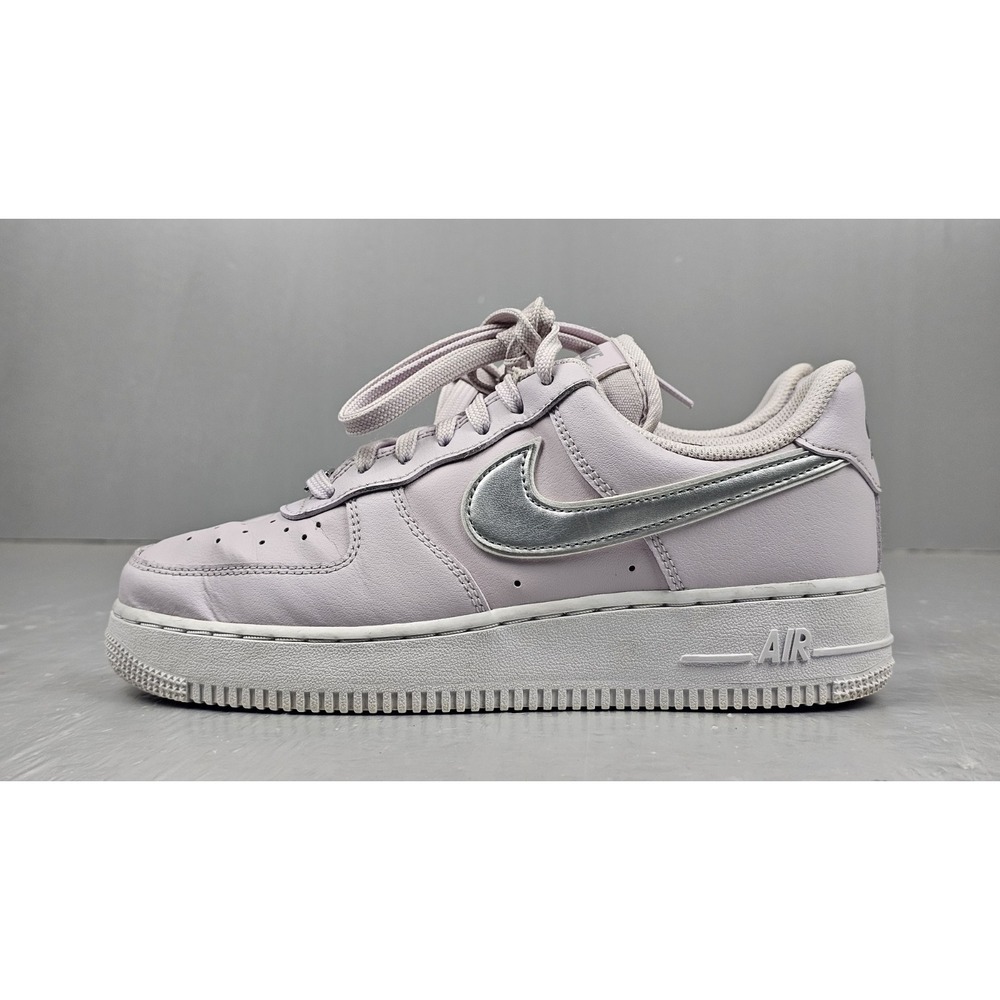 Nike Air Force Shoes‎ Womens 7.5. DD1523-500 Silver-light Lilac Sneakers.